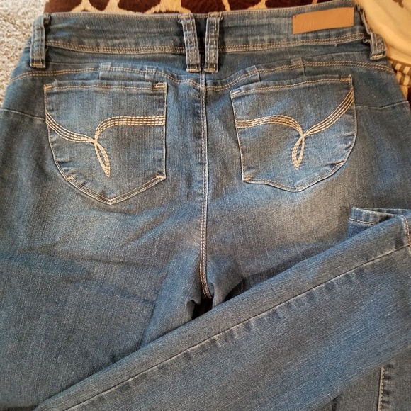Jeans - Picture 2 of 2